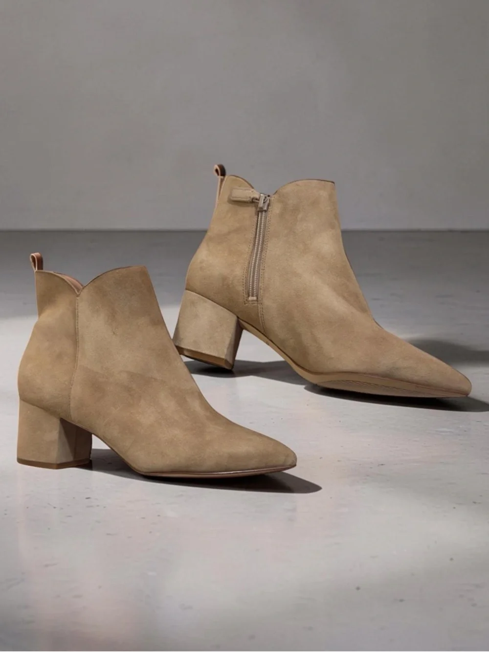 Cole Haan New Woman’s Elyse Beige Tan Ankle Bootie Size 7 - Picture 2 of 8